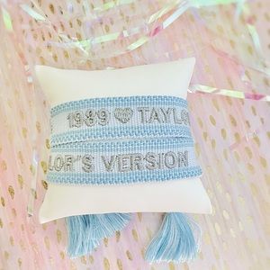 TAYLOR SWIFT 1989 TAYLORS VERSION ALBUM EMBROIDERED BRACELET ✨🪩